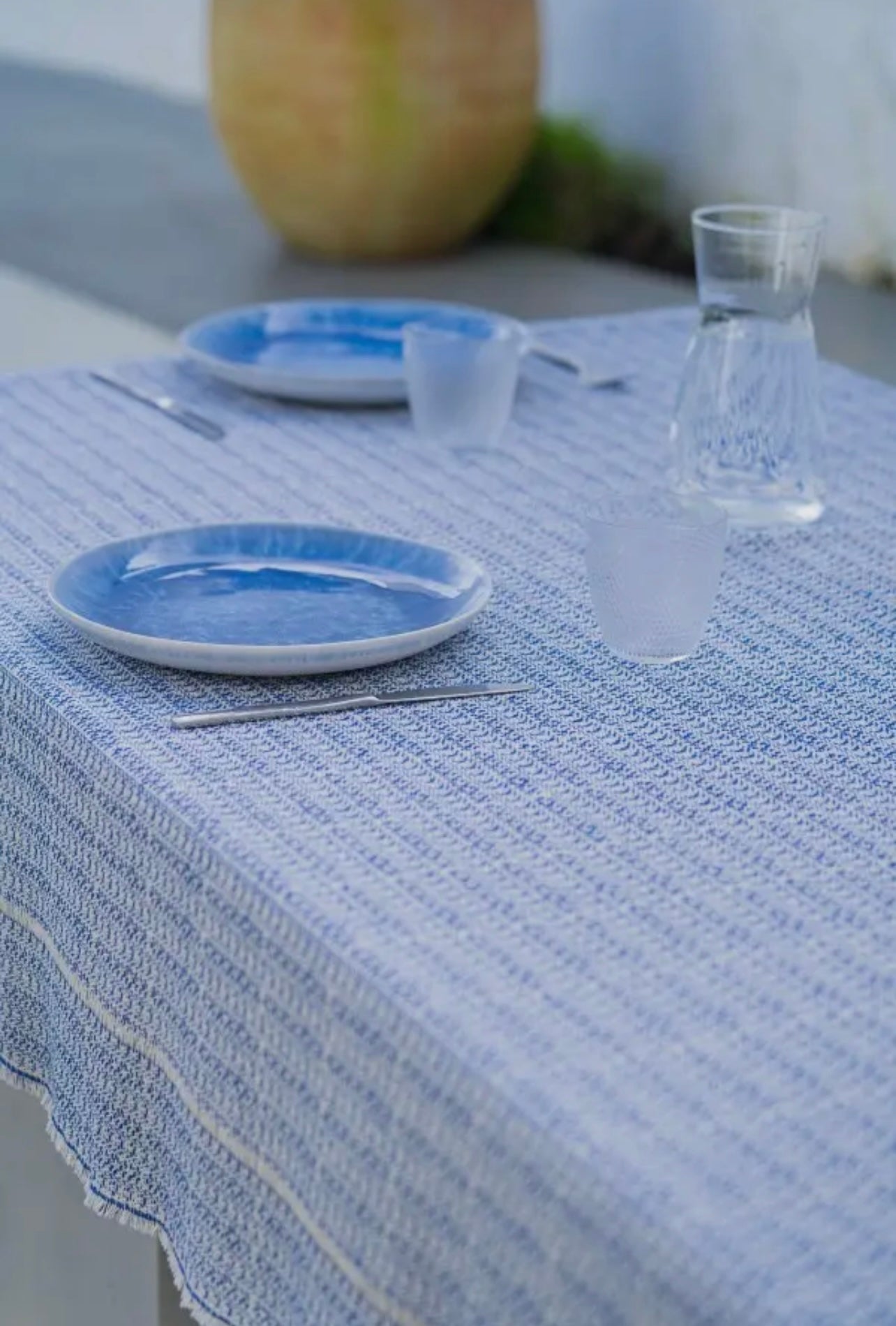 Tissu d’Exception : Nappe Artisanale