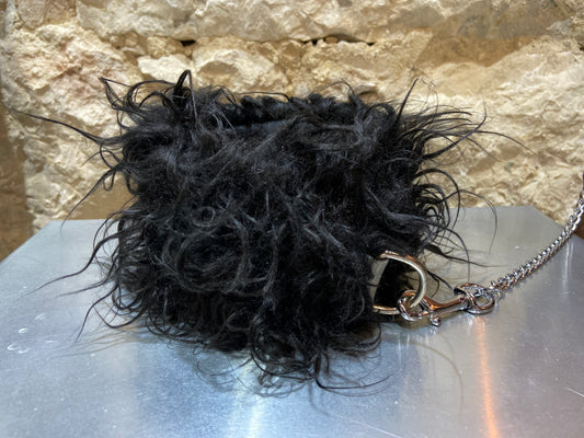 Snood INnOVERTO Dog en fourrure noire à longs poils, avec intérieur en polaire noire.